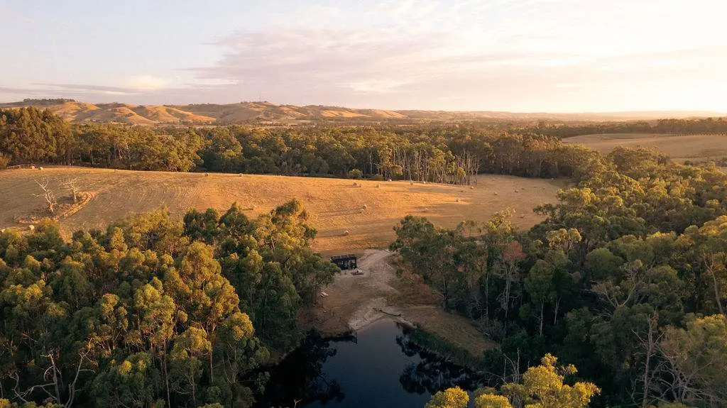 Tiny Bobbie takes her name from Roberta, affectionately known as Bobbie, the eldest of the three siblings in The Railway Children. Much like her character, we encourage you to rediscover the joy of slowing down and appreciating the journey.
